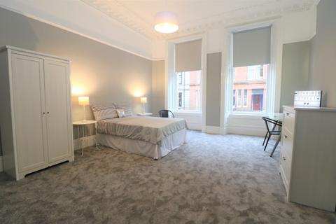 4 bedroom flat to rent, Roxburgh Street, Hillhead, Glasgow, G12