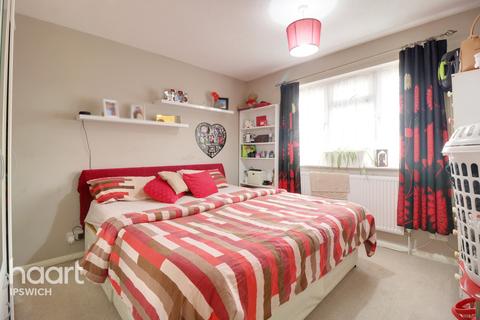 1 Canterbury Close, Ipswich, IP2 9YH