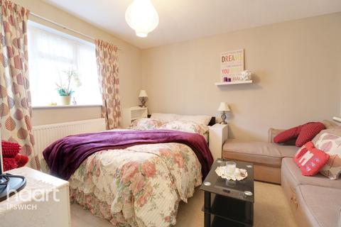 1 Canterbury Close, Ipswich, IP2 9YH