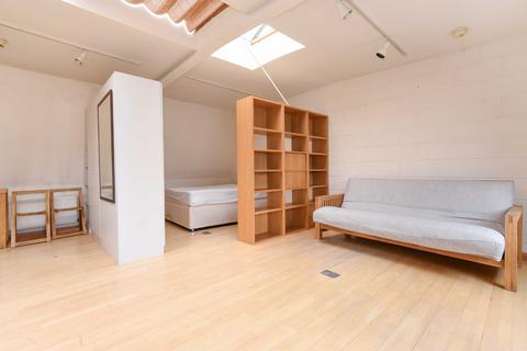 Studio to rent, Colas Mews, Kilburn, London, NW6