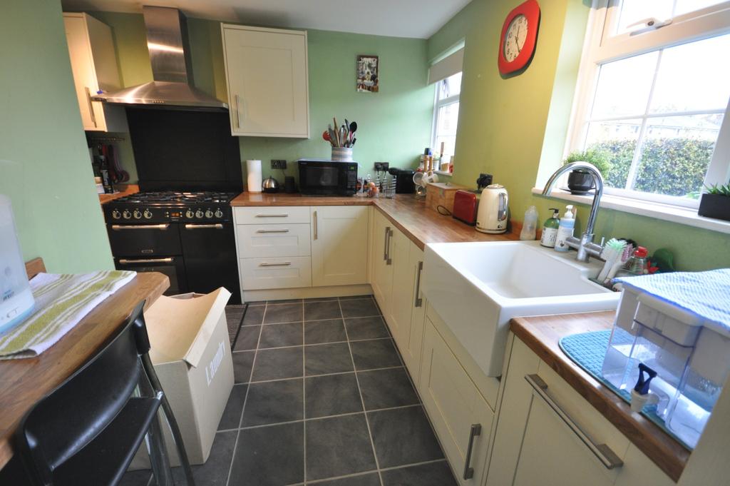 Kitchen/Breakfast Area