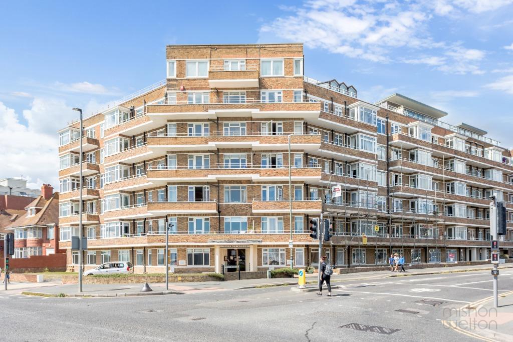 Kingsway, Hove, BN3 2 bed flat to rent £1,450 pcm (£335 pw)