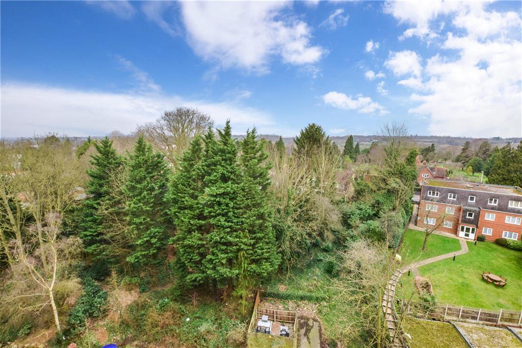 Hubert Road, Brentwood, Essex 1 bed apartment £240,000