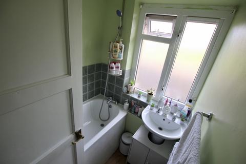 49 Reynolds Court, Romford, RM6 5PJ