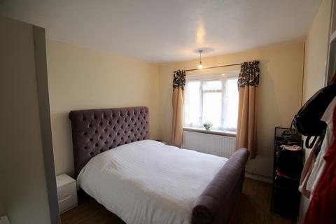 49 Reynolds Court, Romford, RM6 5PJ