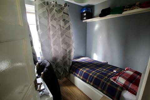 49 Reynolds Court, Romford, RM6 5PJ