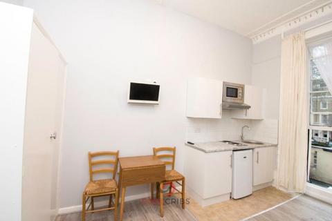 Studio to rent, Sussex Gardens, Paddington, London, London  W2