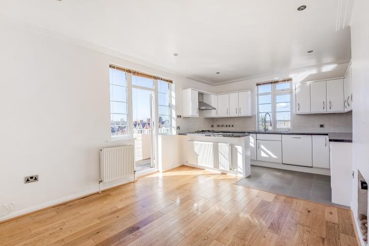 Brian Court, Wetherill Road Muswell Hill N10 2 bed flat £1,450 pcm (£