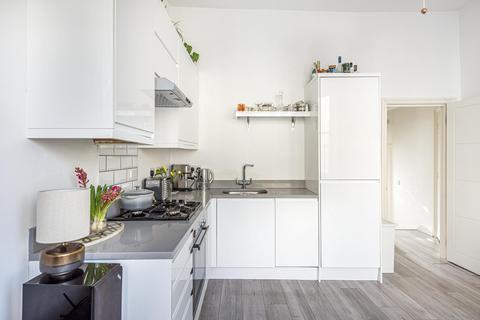 Flat 2, 7 Rockmount Road, London, SE19 3SZ