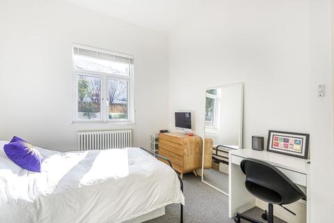 Flat 2, 7 Rockmount Road, London, SE19 3SZ