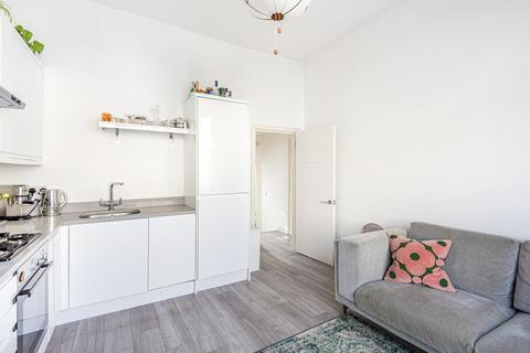Flat 2, 7 Rockmount Road, London, SE19 3SZ