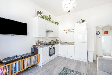 Flat 2, 7 Rockmount Road, London, SE19 3SZ