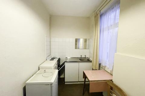 Studio to rent, Sussex Gardens, Paddington, London, London  W2
