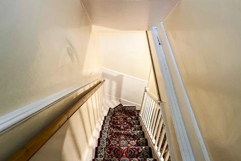 Studio to rent, Sussex Gardens, Paddington, London, London  W2