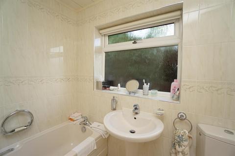 2 Burlington Grove, Sheffield, S17 3PH
