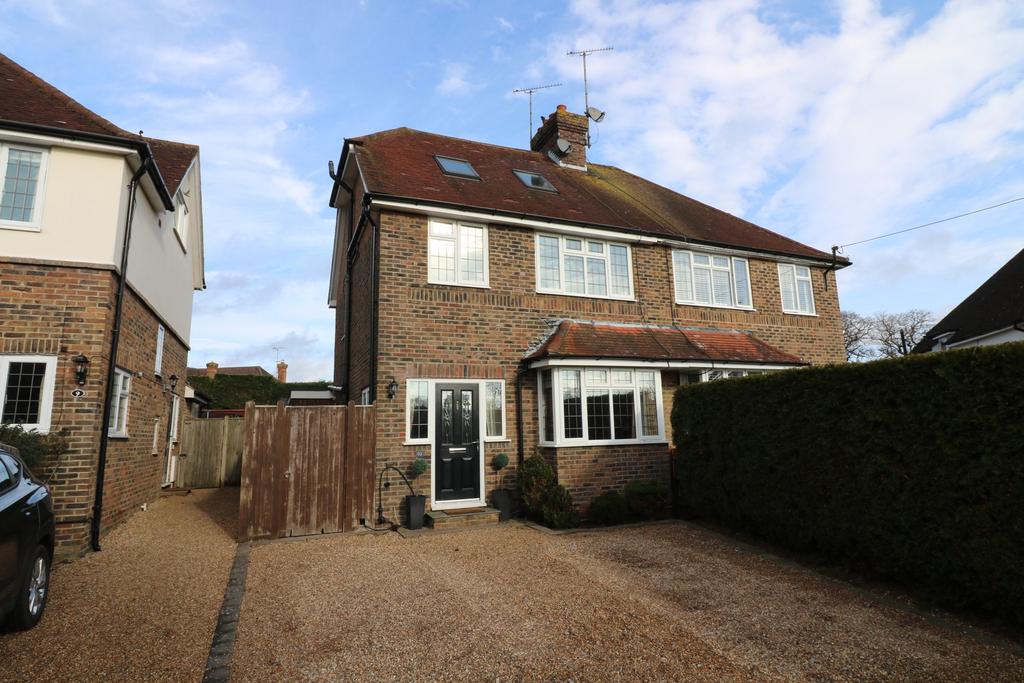 Meadow Lane, Lindfield, RH16 4 bed house £635,000
