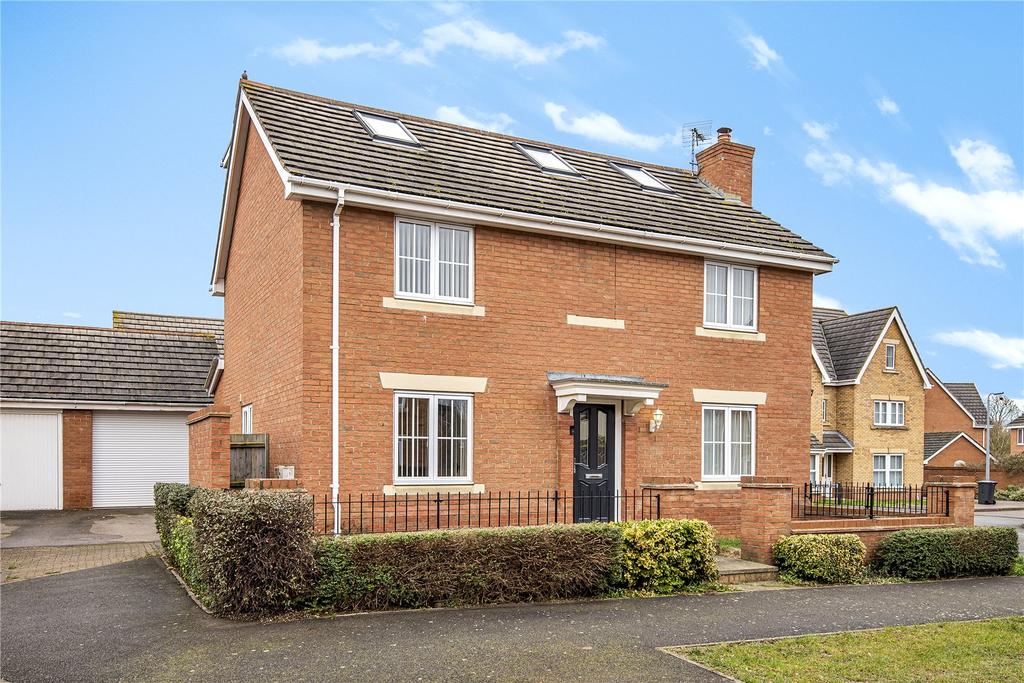 Howes Drive, Marston Moretaine, Bedfordshire, MK43 5 bed detached house