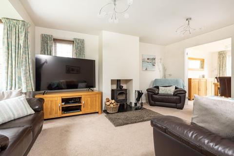 1 Chedworth Drive, Witney, OX28 5FS