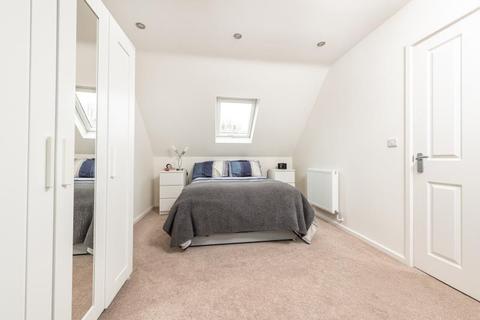 1 Chedworth Drive, Witney, OX28 5FS
