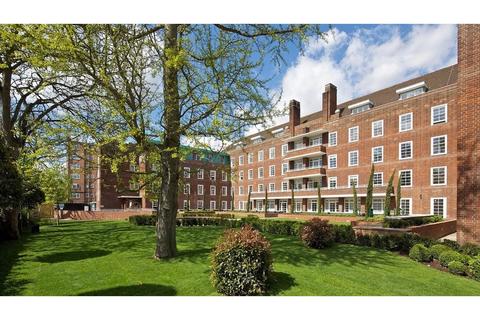 14 Ravenscourt Gardens, London, W6 0TU