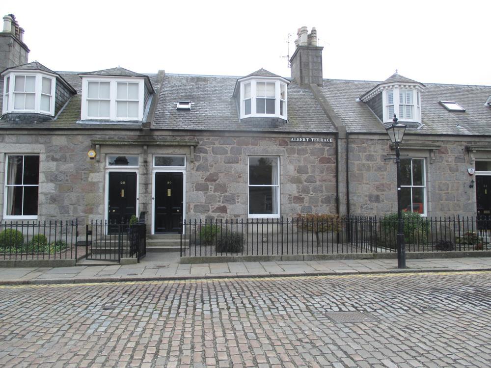 Albert Terrace, Aberdeen, AB10 3 bed terraced house £1,250 pcm (£288 pw)