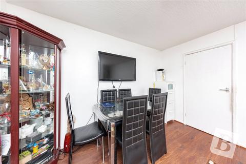 139 Shepherds Close, Romford, RM6 5AJ