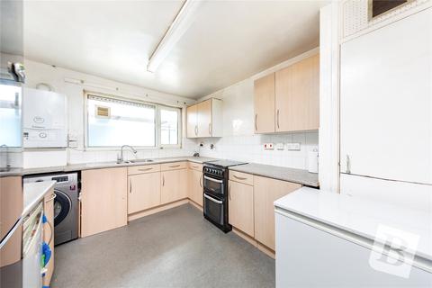 139 Shepherds Close, Romford, RM6 5AJ