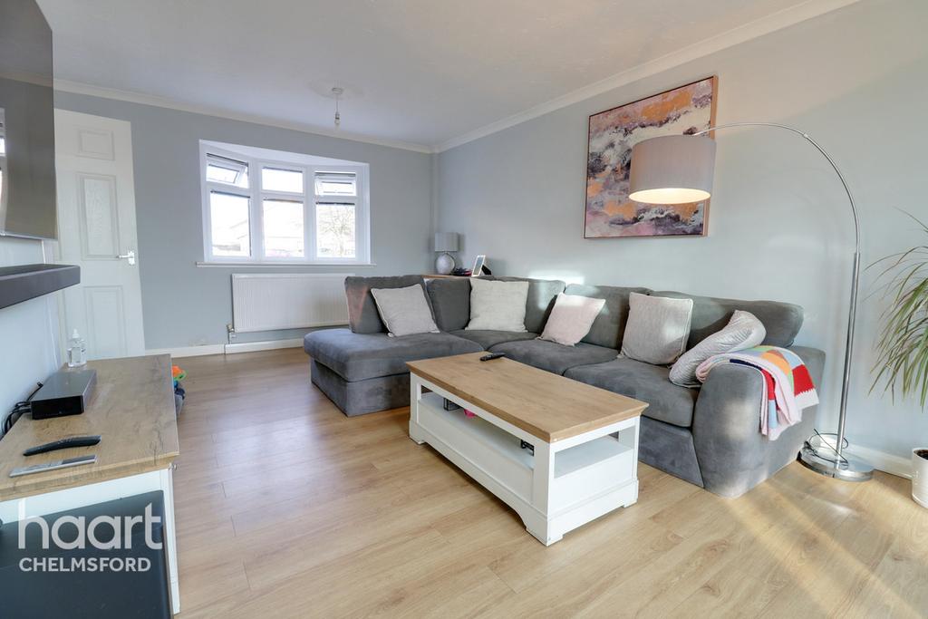 Milburn Crescent, Chelmsford 2 bed end of terrace house £280,000