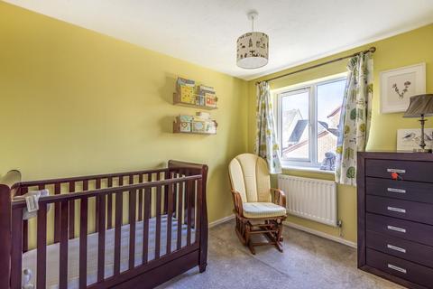 12 Lyneham Close, Witney, OX28 5BS