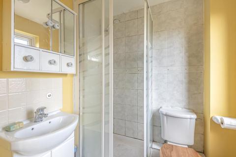 12 Lyneham Close, Witney, OX28 5BS