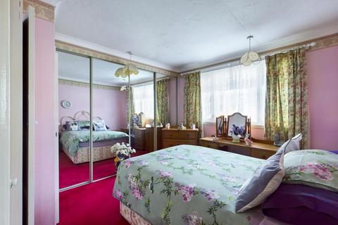 25 Mulberry Avenue, Staines-upon-thames, TW19 7SF