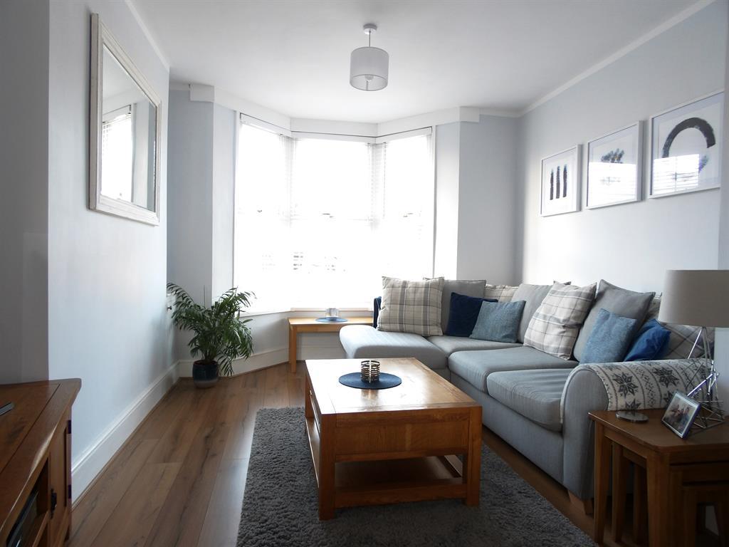 Quarella Road, Bridgend, CF31 1JT 3 bed semidetached house £174,950