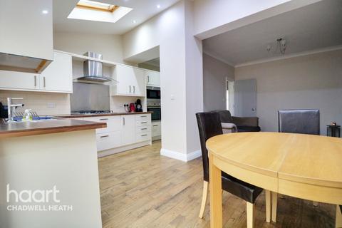 30 Grosvenor Road, Dagenham, RM8 1NP