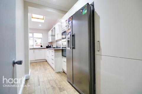 30 Grosvenor Road, Dagenham, RM8 1NP