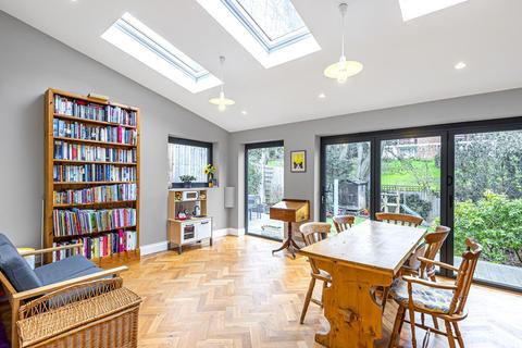 14 Milestone Road, London, SE19 2LL