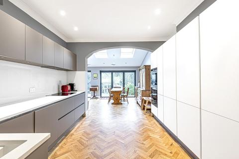 14 Milestone Road, London, SE19 2LL