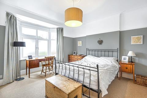 14 Milestone Road, London, SE19 2LL