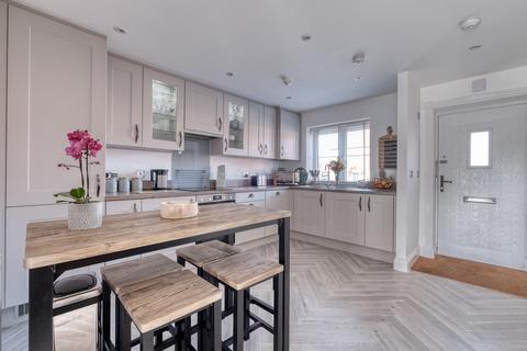 13 Lamberton Close, Hallow, Worcester, WR2 6ND