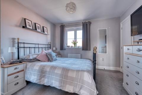 13 Lamberton Close, Hallow, Worcester, WR2 6ND