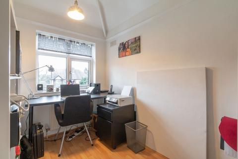65 Braemar Road, Solihull, B92 8BS