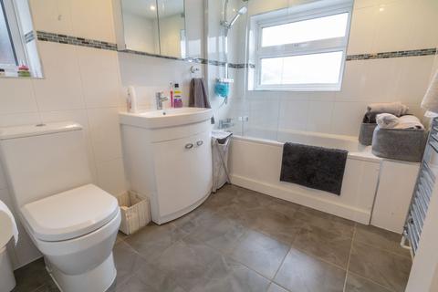 65 Braemar Road, Solihull, B92 8BS