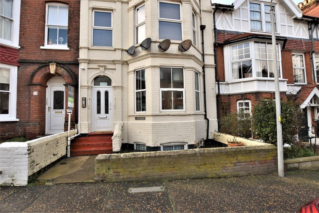 Alfred Road, Cromer 1 bed flat £85,000
