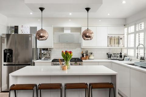 Flat 5, Reed Mansions Cambridge Road, London, E11 2PX
