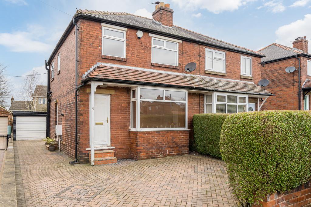 Whitehall Grove, Birkenshaw 3 bed semidetached house £195,000