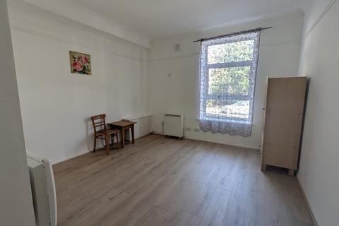 1 bedroom apartment to rent, Cranbury Place