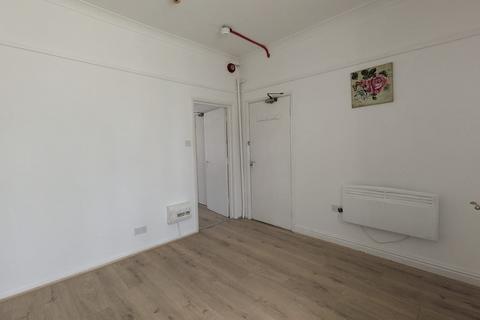 1 bedroom apartment to rent, Cranbury Place