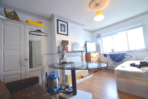 22 Riverside Gardens, Wembley, HA0 1JF