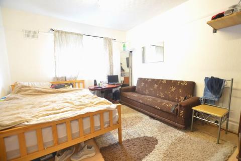 22 Riverside Gardens, Wembley, HA0 1JF