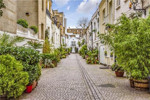 2 bedroom terraced house to rent, Stanhope Mews South, Gloucester Road, London, SW7