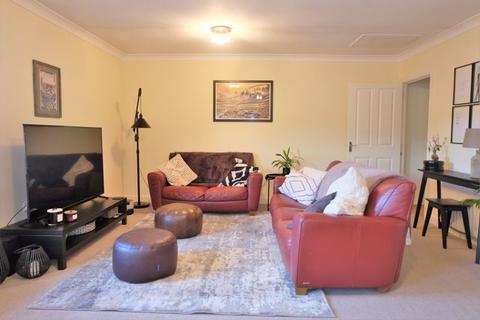 69 Grange Drive, Streetly, Sutton Coldfield, B74 3DT